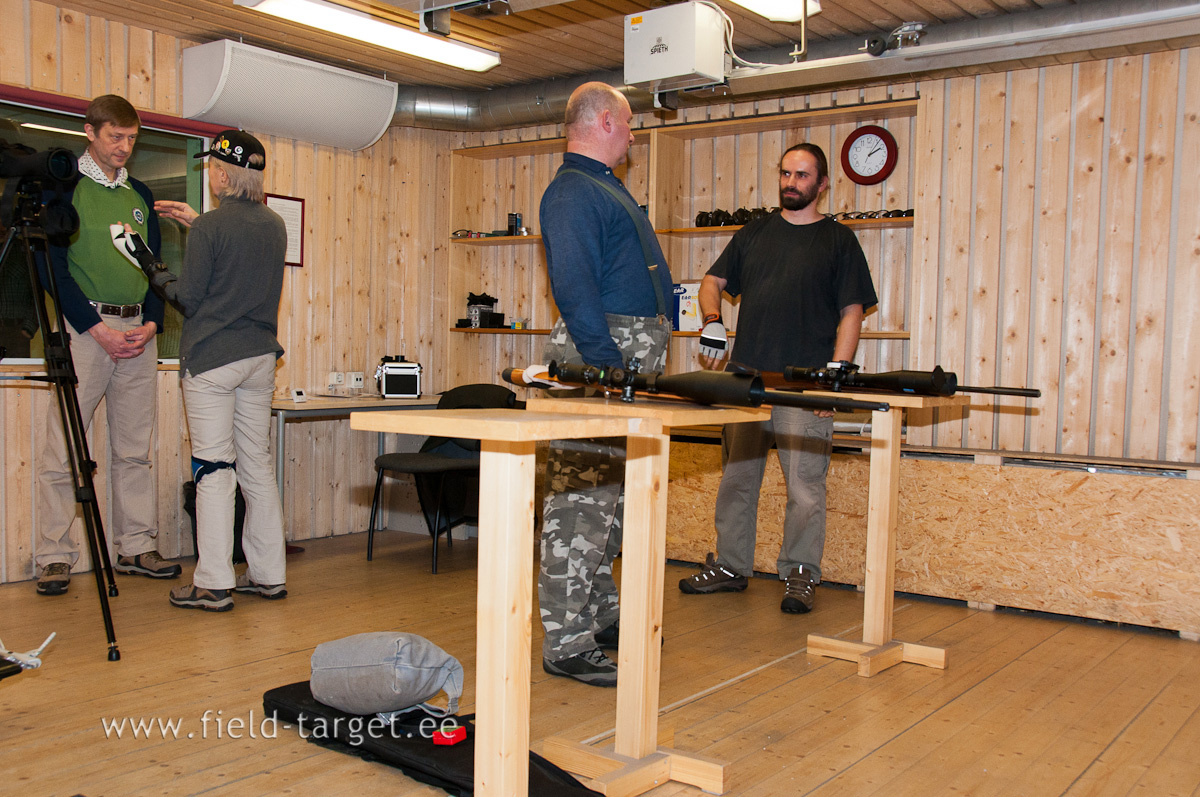 0037   Kolmandana seavad end sisse Heli, Danel ja Elmet